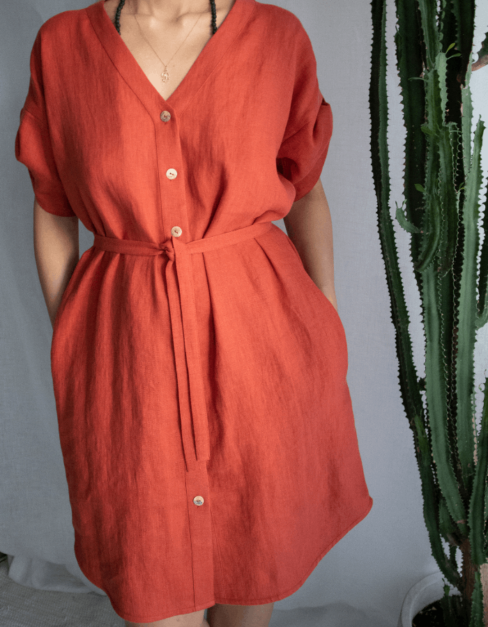 Linen dress with buttons.