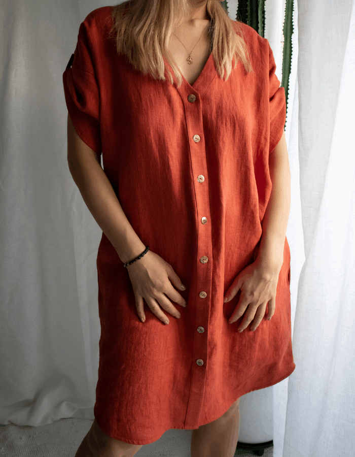 Linen dress with buttons.